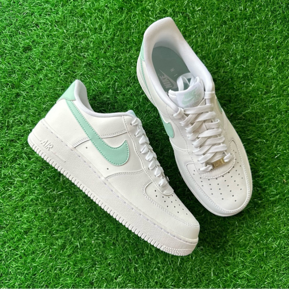 ✨New✨Nike Air Force 1 ‘07 White / Jade Ice - Picture 5 of 8